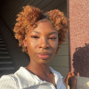 Meet your Posher, Mae